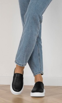 ЧЕРНЫЕ КОЖАНЫЕ КРОССОВКИ 38