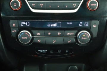 Nissan Qashqai II Crossover 1.2 DIG-T 115KM 2015 Nissan Qashqai 1.2 DIG-T, Salon Polska, Klima, zdjęcie 9