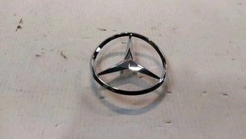 ZNACZEK EMBLEMAT Mercedes-Benz CLS C219