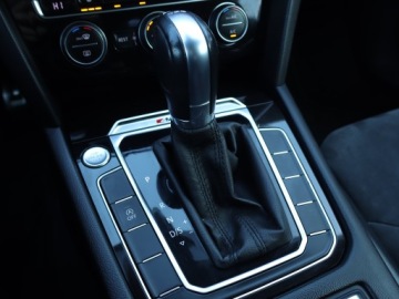 Volkswagen Arteon Fastback 2.0 TDI 190KM 2018 VW Arteon 2.0 TDI, 187 KM, 4X4, Automat, Skóra, zdjęcie 15