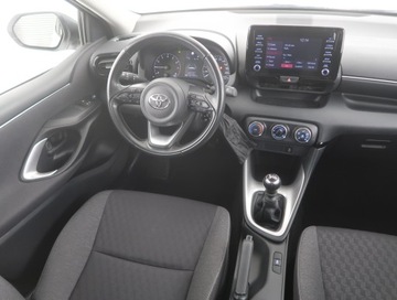 Toyota Yaris IV Hatchback 1.5 Dynamic Force 125KM 2022 Toyota Yaris 1.5 VVT-i, Salon Polska, zdjęcie 6