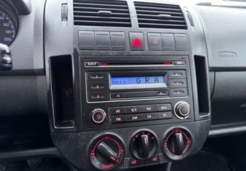 Volkswagen Polo IV Hatchback 1.2 i 60KM 2006 Volkswagen Polo Vw Polo 1.2 benzyna 2006, klima 5 drzwi LIFT 1.2 Benzyna, zdjęcie 6