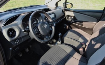 Toyota Yaris III Hatchback 5d Facelifting 2017 1.0 VVT-i 72KM 2020 Toyota Yaris GWARANCJA, 2020r, 1.0 Benzyna, Niski przebieg, Bogate wyposaz, zdjęcie 4