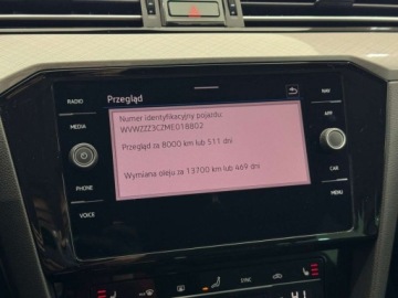 Volkswagen Passat B8 Variant Facelifting 2.0 TDI SCR 150KM 2020 Volkswagen Passat EVO Business Kamera cofania Asystent parkowania ACC, zdjęcie 31