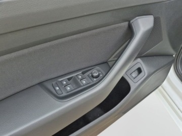 Volkswagen Arteon Fastback Facelifting 2.0 TSI 190KM 2021 Volkswagen Arteon Salon Pl Bogata wersja Virtual Grzana tylna kanapa 2.0, zdjęcie 9