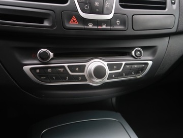 Renault Laguna III Hatchback 2.0 dCi 150KM 2009 Renault Laguna 2.0 dCi, Klima, Klimatronic, zdjęcie 15