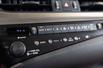 Lexus ES VII (XV70) 2019 Lexus ES 300h Elegance 2.5 Hybryda 178KM, zdjęcie 24