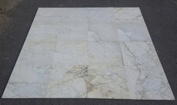 PŁYTKI MARMUROWE BIANCO CALACATTA COMMERCIAL