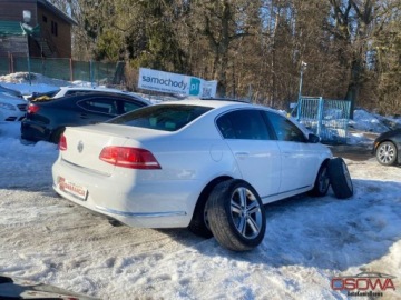 Volkswagen Passat B7 Limousine 2.0 TDI CR BlueMotion 177KM 2013 Volkswagen Passat 2.0tdi 4-Motion R-Line max wyposazenie Webasto ledy xeno, zdjęcie 17