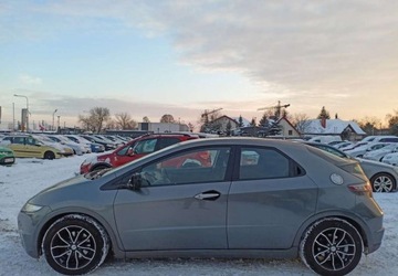 Honda Civic VIII Hatchback 3d 1.4 i-VTEC 100KM 2009 Honda Civic Honda Civic 1.3 Benzyna 100KM, zdjęcie 1