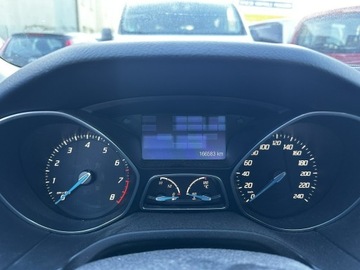 Ford Focus III Hatchback 5d 1.0 EcoBoost 125KM 2012 Ford Focus Bogate wyposażenie 2012, zdjęcie 10