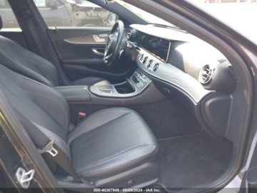 Mercedes Klasa E W213 2021 Mercedes-Benz Klasa E 350 2021 2.0l 2.0 Benzyna 255KM, zdjęcie 9