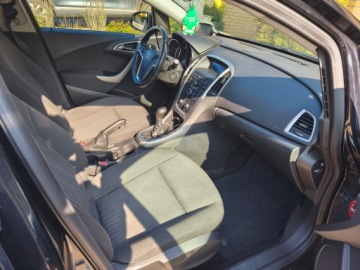 Opel Astra J Hatchback 5d 1.4 Turbo ECOTEC 140KM 2011 OPEL ASTRA J 1,4 140KM Stan BDB, zdjęcie 8