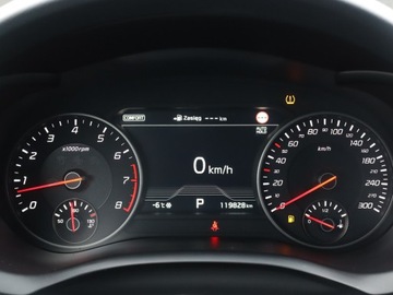 Kia Stinger Liftback 3.3 T-GDi 366KM 2019 Kia Stinger 3.3 T-GDI, Salon Polska, Serwis ASO, zdjęcie 10