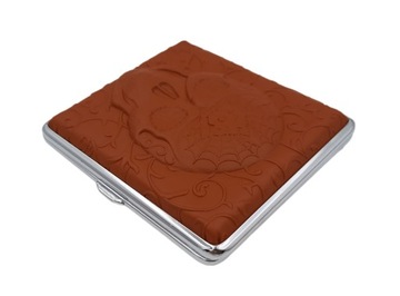 Хороший портсигар на 20 сигарет, головка повреждена.