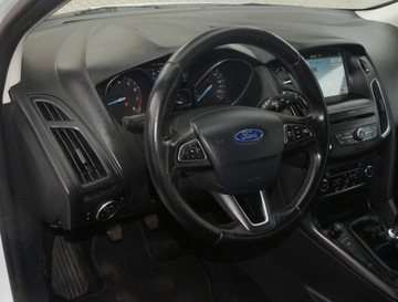 Ford Focus III Kombi Facelifting 1.0 EcoBoost 125KM 2018 FORD FOCUS IV KOMBI 1.0 125 KM / ZADBANY /, zdjęcie 28