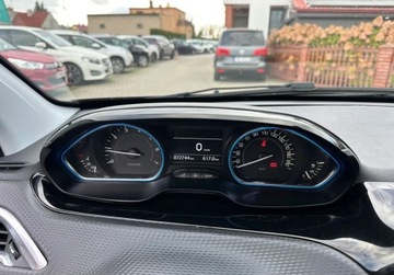 Peugeot 2008 I SUV Facelifting 1.2 PureTech 130KM 2019 Peugeot 2008 1.2 benz. 131KM Gwarancja Zamiana Zarejestrowany 1.2 Benzyna, zdjęcie 10