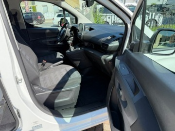 Opel Combo E Kombivan 1.5 Diesel 131KM 2021 Opel Combo niepełnosprawnych rampa inwalida 2021, zdjęcie 25