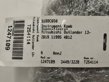 MITSUBISHI OUTLANDER 2019 PŘÍSTROJOVÁ DESKA BUDÍKY TACHOMETR