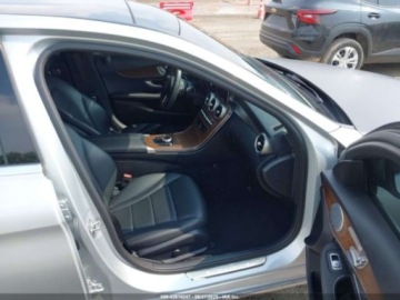 Mercedes Klasa C W205 2020 Mercedes-Benz Klasa C 2020 Mercedes-Benz C-Class C 300 4MATIC Sedan 2.0, zdjęcie 4