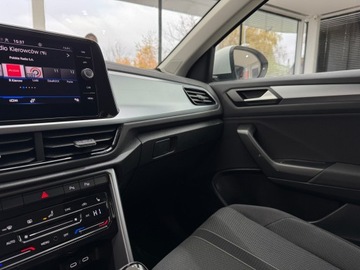 Volkswagen T-Roc I SUV Facelifting 1.5 TSI ACT 150KM 2023 Volkswagen T-Roc Life / 1 właściciel / Salon Polsk, zdjęcie 23