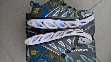 Светящиеся кроссовки Skechers 30 размер, длина стельки 18,5-19см дБ.