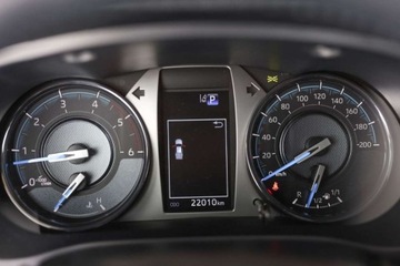 Toyota Hilux VIII Podwójna kabina Facelifting 2.8 D-4D 204KM 2023 Toyota Hilux 2.8 D-4D Double Cab Invincible 4x4 aut 2.8 Diesel 204KM, zdjęcie 36