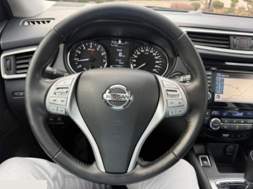 Nissan Qashqai II Crossover 1.2 DIG-T 115KM 2016 Nissan Qashqai 1.2 DIG-T Tekna Xtronic 115KM 2016r bezwypadkowy, zdjęcie 17