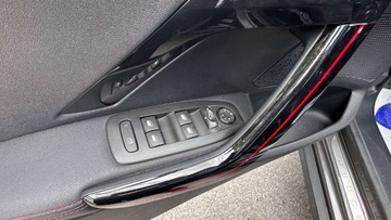 Peugeot 2008 I SUV Facelifting 1.2 PureTech 130KM 2018 Peugeot 2008 RATY 1.2 BENZ 130KM GT-LINE Kamera Navi Tablet Panorama Serwi, zdjęcie 32