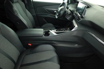 Peugeot 5008 II Crossover Facelifting 1.5 BlueHDi 130KM 2023 Peugeot 5008 1.5 BlueHDi, Salon Polska, zdjęcie 6