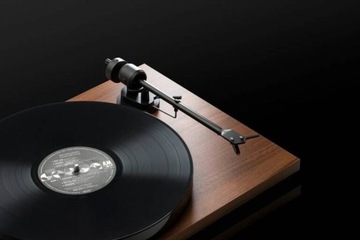 Pro-Ject E1 PHONO OM5e Проигрыватель + предусилитель