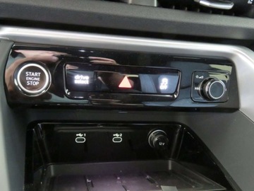 Audi 2025 AUDI Q5 TDI quattro Sportback S line Suv 2.0 204KM 2025, zdjęcie 10