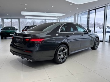 Mercedes Klasa E W213 Limuzyna Facelifting 2.0 E220d 194KM 2021 Mercedes-Benz E 220 4-Matic AMG/Avantgarde / 1 wła, zdjęcie 3
