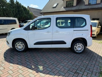 Opel Combo E Kombivan 1.5 Diesel 131KM 2021 Opel Combo niepełnosprawnych rampa inwalida 2021, zdjęcie 11