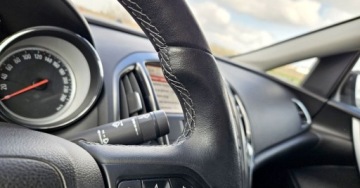 Opel Astra J Sedan 1.4 Turbo ECOTEC 140KM 2013 Opel Astra Lift 1.4 Turbo 140KM BiXenony Ledy NawiPL PółSkóra Grzana Kiera, zdjęcie 21