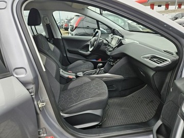 Peugeot 2008 I SUV Facelifting 1.2 PureTech 82KM 2016 Peugeot 2008 1,2benzyna 82KM salon polska navi, zdjęcie 7