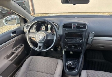 Volkswagen Golf VI Variant 1.6 TDI-CR DPF BlueMotion 105KM 2011 Volkswagen Golf Wersja Comfortline 1.6 Diesel 105KM, zdjęcie 17