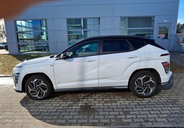 Hyundai Kona I Crossover Facelifting 1.6 T-GDI 198KM 2023 Hyundai Kona Hyundai Kona 1,6 198KM, Salon Polska, N-Line, Gwarancja 2028r., zdjęcie 2