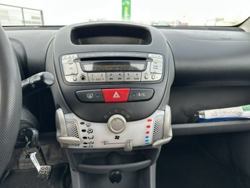 Citroen C1 I Hatchback 3d Facelifting 1.0 i 68KM 2010 Citroen C1 I 2010 1.0 12V 68KM automat, klima, zdjęcie 12