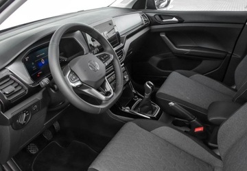 Volkswagen T-Cross SUV 1.0 TSI 95KM 2024 Volkswagen T-Cross 1.0TSI 95KM, Life Plus, Kamera cofania, czujniki parkow, zdjęcie 9
