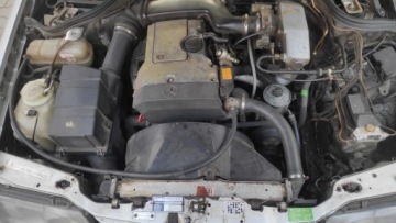 Mercedes Klasa E W124 Coupe 2.0 136KM 1995 MERCEDES-BENZ C124 E200 2.0 benzyna 136KM 1995r, zdjęcie 9