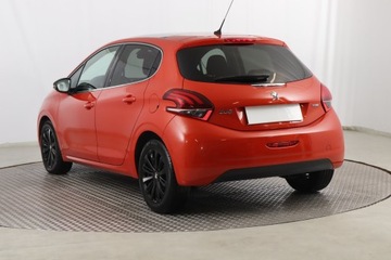 Peugeot 208 I Hatchback 5d Facelifting 1.2 PureTech 110KM 2016 Peugeot 208 1.2 PureTech, Salon Polska, zdjęcie 3