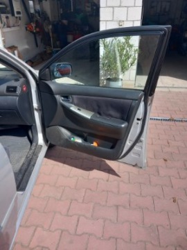 Toyota Corolla IX (E12) Hatchback 2.0 D-4D 90KM 2003 TOYOTA COROLLA (_E12_) 2.0 D-4D 115 KM, zdjęcie 7