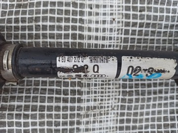 AUDI A8 D3 4E0 W12 6.0 POLOOSA PRAVÁ PŘEDNÍ 4E0407272Q