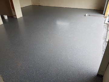 Эпоксидная смола с гаражом в гараже.