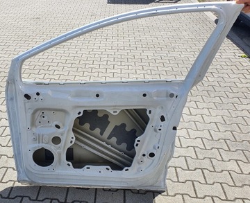 DVEŘE PRAVÝ PŘEDNÍ SKODA ENYAQ IV 20-