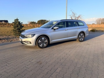 Volkswagen Passat B8 Variant Facelifting 2.0 TDI SCR 150KM 2021 VW Passat B8 Lift Kombi 2.0D Automat