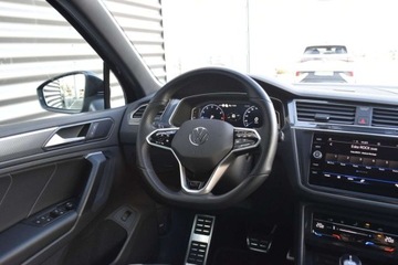 Volkswagen Tiguan II SUV Facelifting 1.5 TSI 150KM 2022 Volkswagen Tiguan SalonPL 150KM TSI DSG R-Line Premium HakKessyNavi ACC Ma, zdjęcie 9