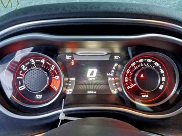 Dodge Challenger III 2015 Dodge Challenger 2015 Dodge Challenger 2dr Cpe SRT 392 6.4 Benzyna 485KM, zdjęcie 10