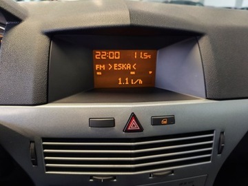 Opel Astra J Hatchback 5d 1.6 Twinport ECOTEC 115KM 2009 Opel Astra H 1.6 H, benzyna 116 KM, Panorama, Klima, zdjęcie 11